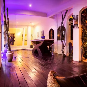 4* מלון Kinbe - Few Steps From 5th Avenue And The